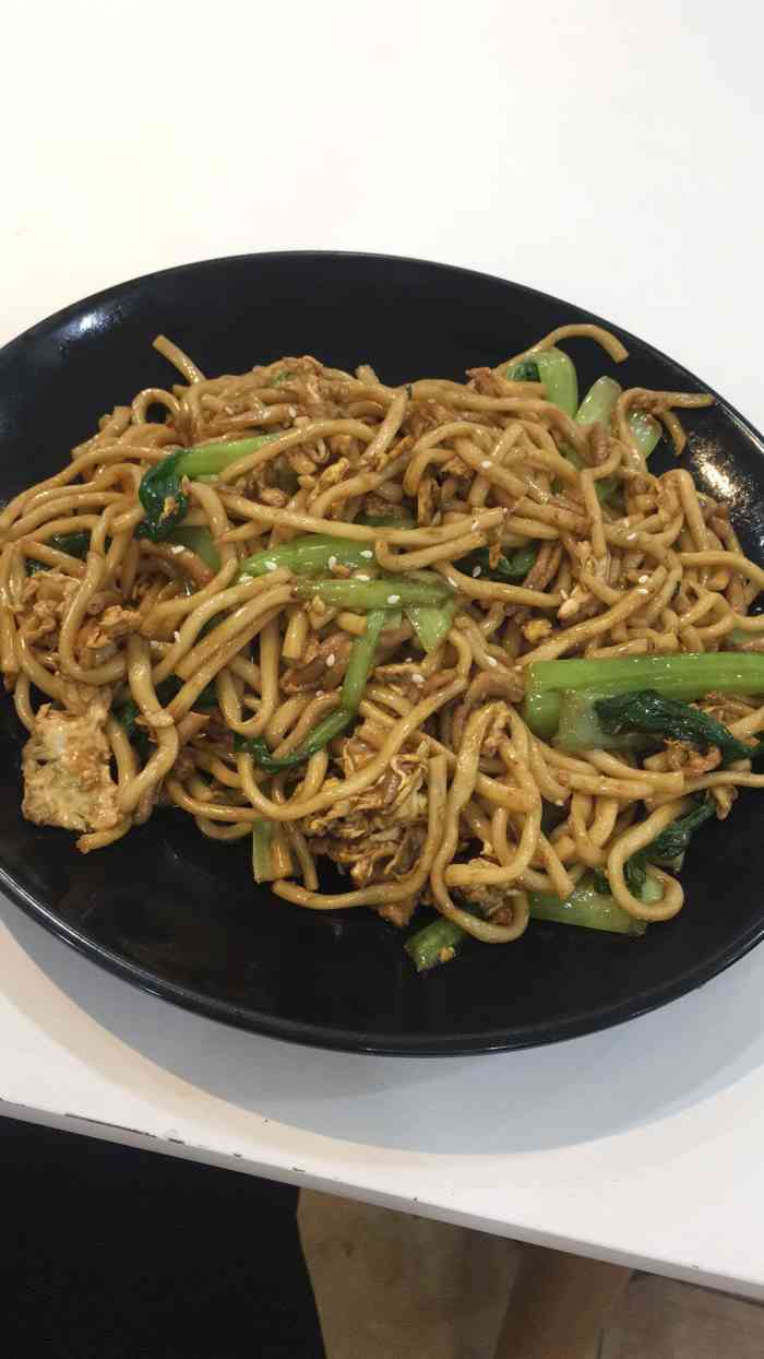 打分 想吃炒面很久了 点了一份鸭肠炒面 刚开始觉得量有点少 不过也是