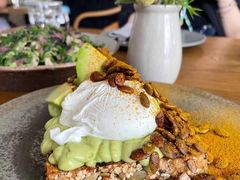 牛油果吐司-BOR Eatery(安福路店)