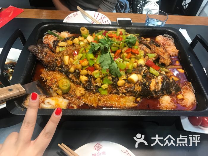 辣尚瘾烤鱼(西城红场店)蒜香烤鱼图片 - 第1张