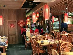 -野山舂·贵州现舂酸汤火锅(鸿通城店)