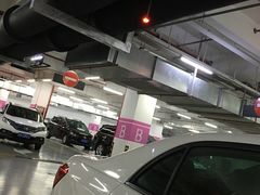-新世界新丸中心-地下停车场