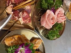 -围炉肉舍•炭烤活鳗•丹东海鲜烤肉(步行街店)