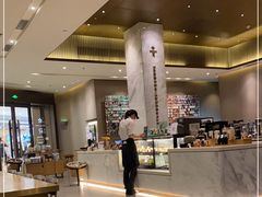 -星巴克臻选(深圳龙华红山天虹店)