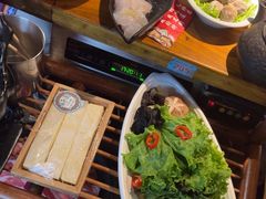 -老牌坊云南鱼豆花火锅(哈西万达店)