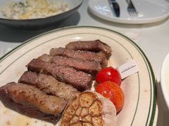 -MONICH牛排融合餐厅(和义大道购物中心店)