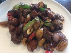 菌酱螺旋粉肥牛粒-有璟阁港式餐厅(金融街购物中心店)