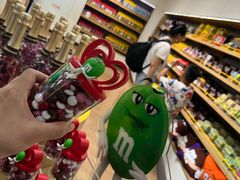 -m豆巧克力世界(上海世茂广场店)