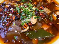 磁器口毛血旺-辣不二地道川菜(汉水路店)