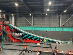 -极限PLAY运动娱乐新世界·团建派对表演休闲馆·室内高空游乐园