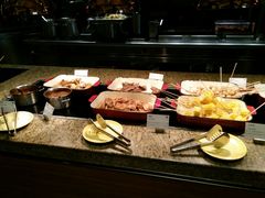 -华邑酒店·鲜艳全日自助餐厅