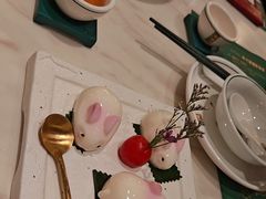 仙女兔兔-悦得闲广式点心茶楼(蓝鲸世界店)