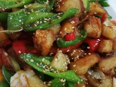 爆炒野生狗鱼块-煲来饱去冷水鱼