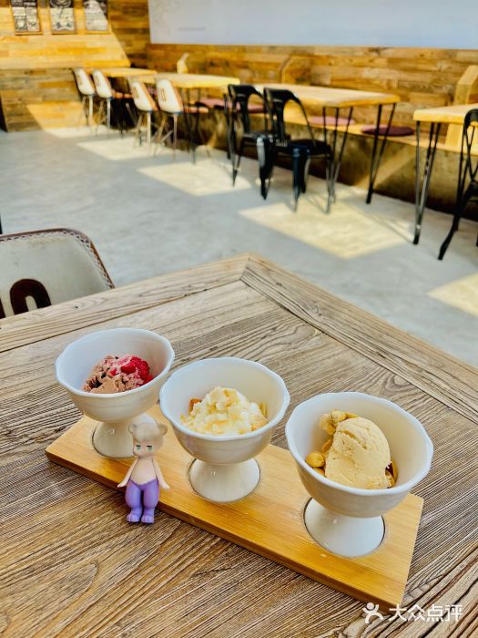 Vanilla Specialty Coffee(八大关店)自制冰淇淋图片