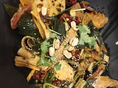 -醉人椒麻辣香锅(王府井喜悦店)