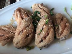 -Chom Cafe and Restaurant