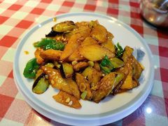 地三鲜-东北哈尔滨酱骨头馆房掌柜铁锅炖