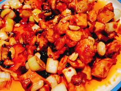 宫爆鸡丁-二姐家三个拿手菜·北塘海鲜·大馅锅贴王(成林道店)