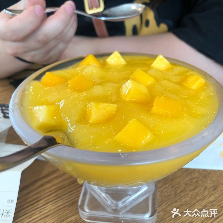 沐浴着阳光，吃了甜品，让节奏放慢