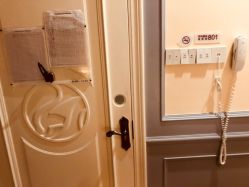 -静博士养生美容连锁