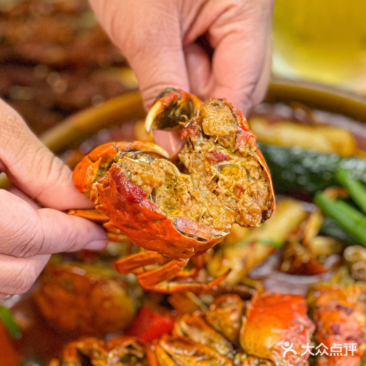 在上海，这家市井酒馆是懂烧烤的，更懂人心～