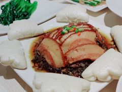 梅菜扣肉配饼-唐拉雅秀酒店-唐苑中餐厅