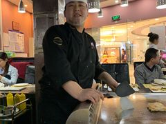 -利昂法式铁板主题餐厅(新奥购物中心店)