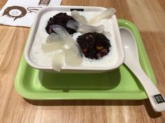 海底椰白雪黑糯米-满记甜品(苏州中心店)