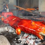 好吃的烤乳猪哪里找，跟着三亚人吃就对了