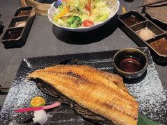 -铭牛烧肉·和牛海鲜自助(高新月牙湖店)