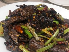 -老码头黑皮肘子锅包肉(赣水路店)