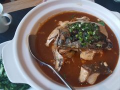 -鱼鲜饭香·招牌汽锅剁椒鱼头王