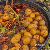 来重庆一定要去时代天街的小破屋吃烧鸡公！