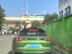 入口-大宁国际商业广场-地下停车库