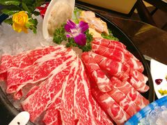 什锦火锅拼-金陵饭店 56F 家·海鲜火锅餐厅