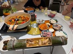 -刘姐啤酒鱼民族演艺餐厅(西街总店)