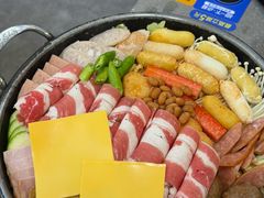 -豚妈妈汤饭·部队锅(南京东路店)