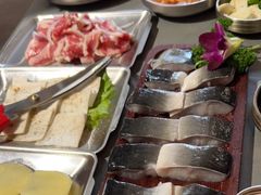 -围炉肉舍•炭烤活鳗•丹东海鲜烤肉(步行街店)