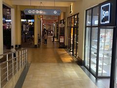 -王府井奥莱临潼小镇(临潼店)