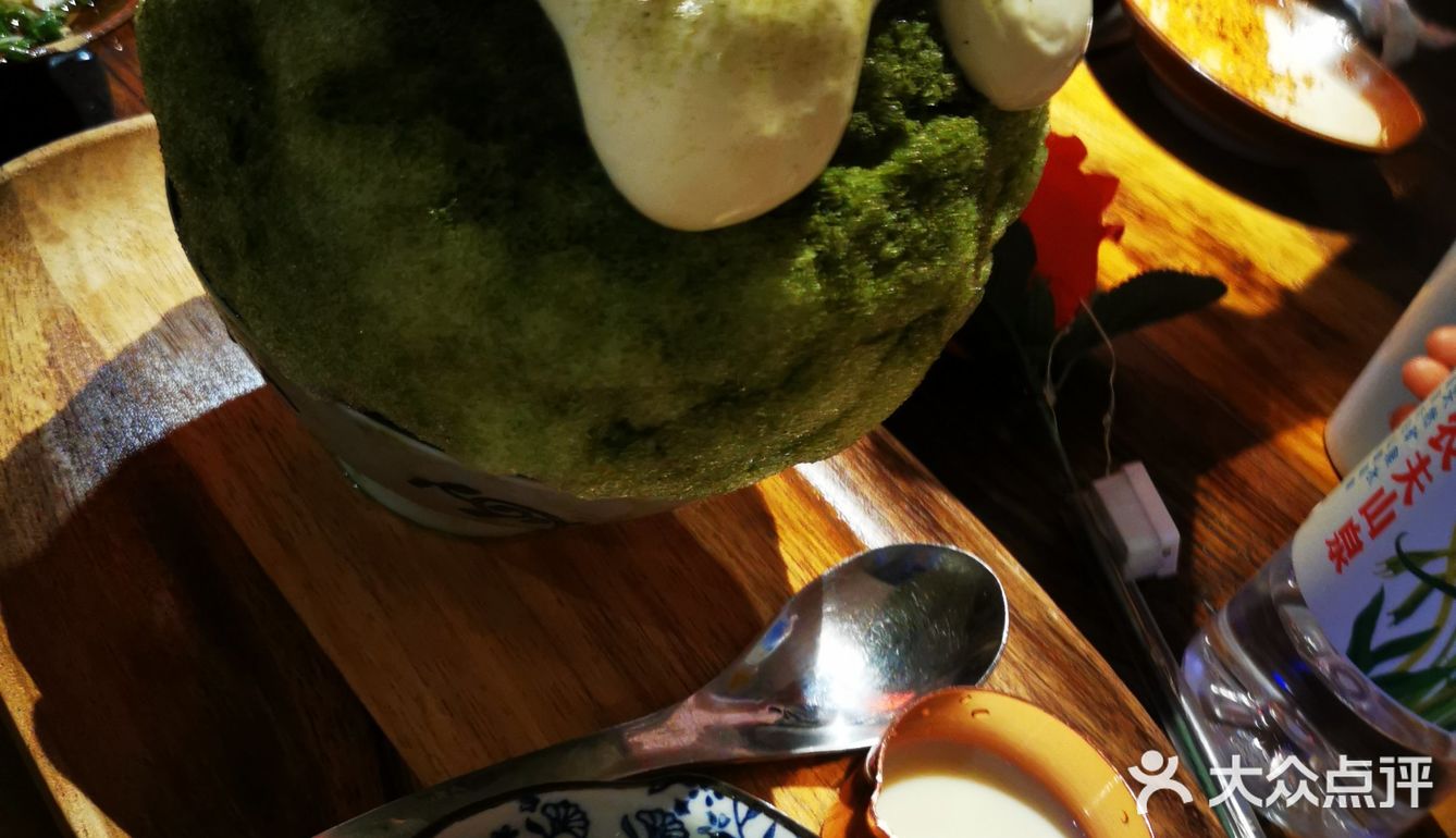 朋友4点过就来排队，排了3-4个多小时，8点过才吃成