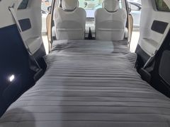 -小鹏汽车(上海静安大融城店)