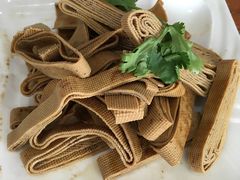 -雪乡人家东北菜·铁锅炖一切(高斯路店)