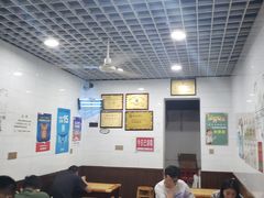 大堂-覃肥叔桂林米粉(粮道街店)