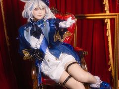 -米游妙妙屋cosplay换装自拍摄影体验馆