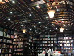 -钟书阁(松江泰晤士小镇店)