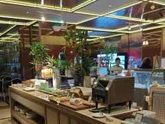 -大中华希尔顿酒店-念自助餐·嗨啤·小龙虾