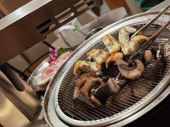 -围炉肉舍•炭烤活鳗•丹东海鲜烤肉(步行街店)