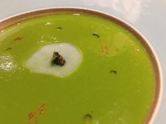 西葫芦瓜汤配扇贝刺身及黑鱼子酱-AZUL by FUEL蓝色·法式酒馆(琶醍店)