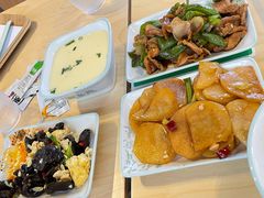 -老乡鸡(上海白玉兰广场店)