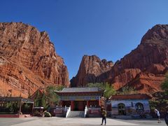 -天山神秘大峡谷