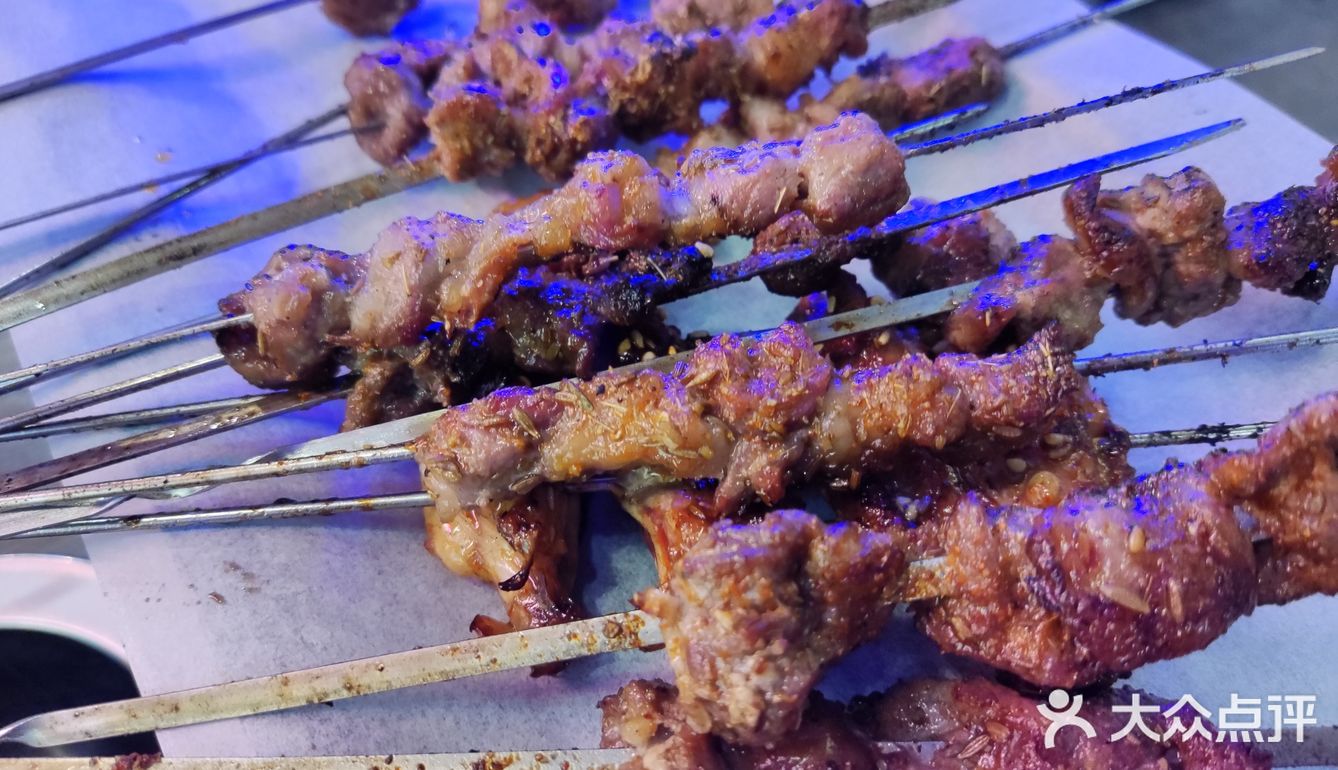 高沙这边超赞的一家烧烤店 「辣炒鸡架」鸡架炒的很香